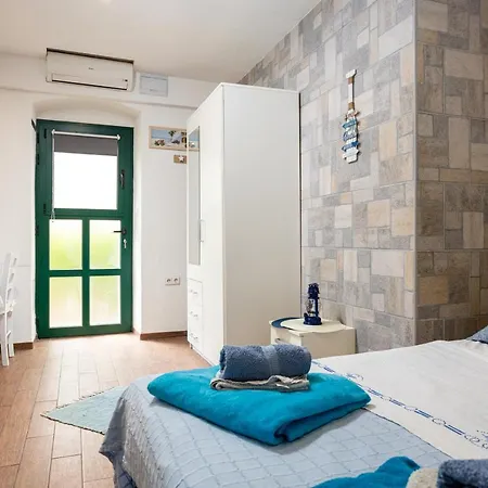 Aparrtment Terra- Combine Beach&Old Town Split Exterior photo